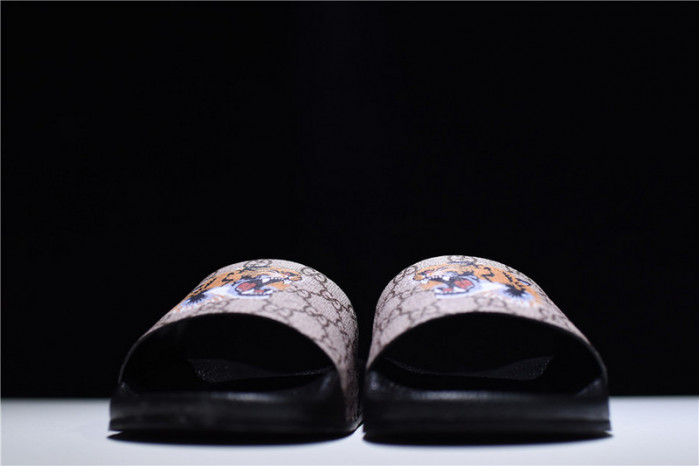 gc leather slide sandal with tiger 456234 k5y00 8919